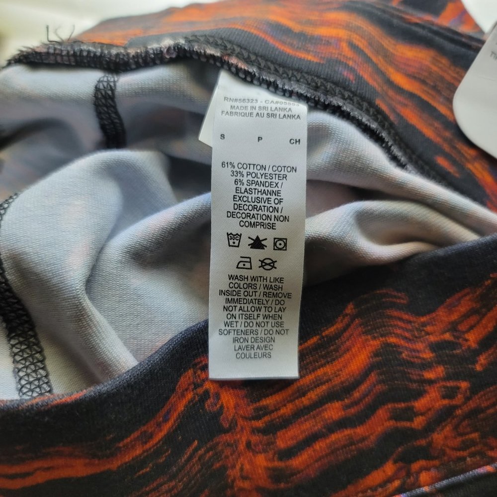 Nike Tight Fit High-Rise All Over Print Leggings - Picture 8 of 10